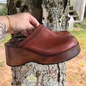VTG Steve Madden Women’s 9 Brown Leather Braided Chunky Platform Y2K Wood Clogs